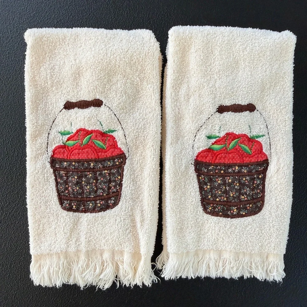 Vintage Apple Basket Applique Hand Towels‎ Set of 2 Cream Fringe Made in USA
